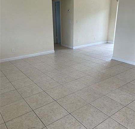 5th image of 9448 SW 51st Ct