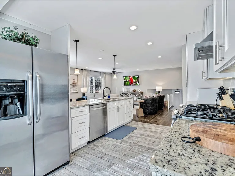 2480 Powers Ferry Dr SE — Photo 7