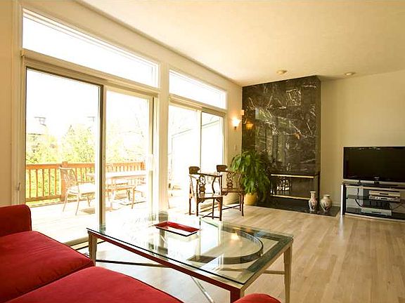 3rd image of 6 Waterside Pl
