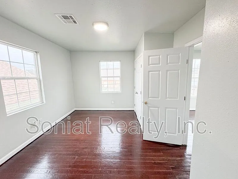 3 bed, 2.0 bath, 1250 sqft, $1,750 — Photo 4