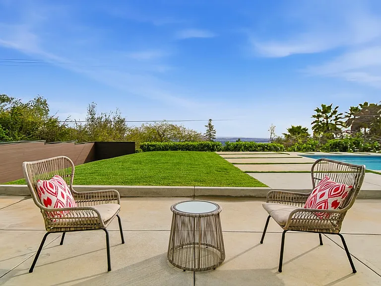 1764 E Loma Alta Dr — Photo 53