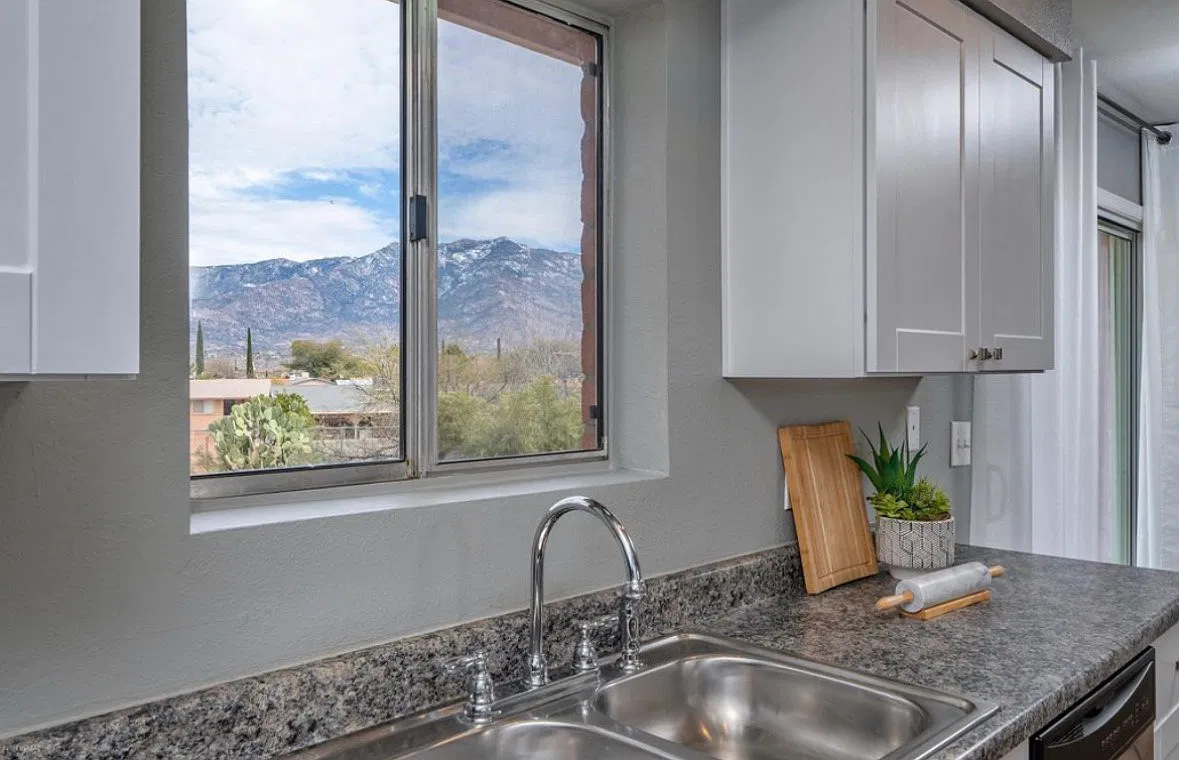 N Twin Lakes Dr, Tucson — Photo 4