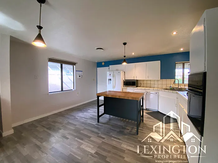 5001 Date Ave — Photo 10