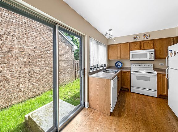 5th image of 1S204 Eliot Ln