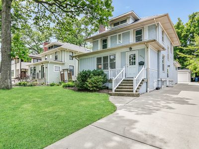 4904 Middaugh Ave, Downers Grove, IL, 60515