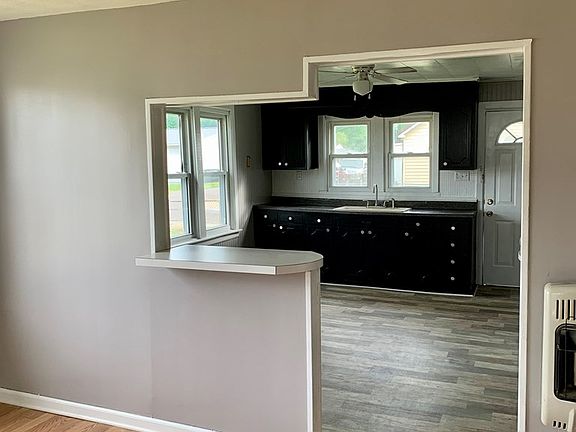3rd image of 82 W 2nd Ave