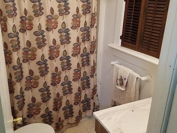 1st floor bath