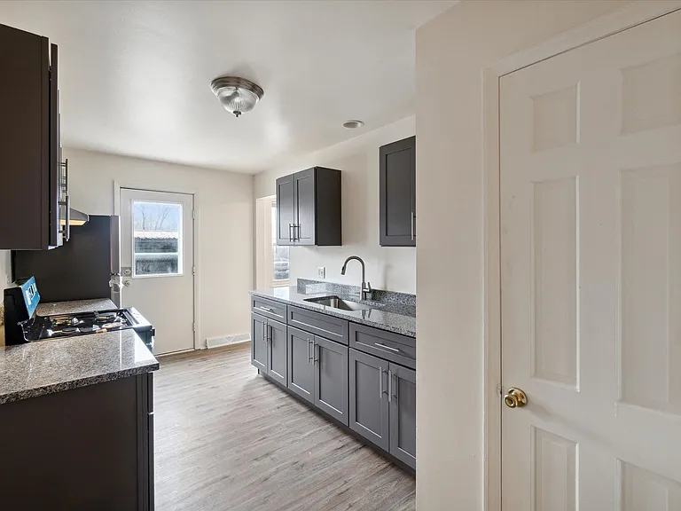 2601 Germain Dr — Photo 12