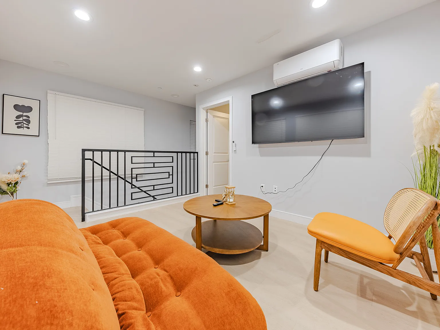 2 bed, 1100 sqft, $6,500 — Photo 4