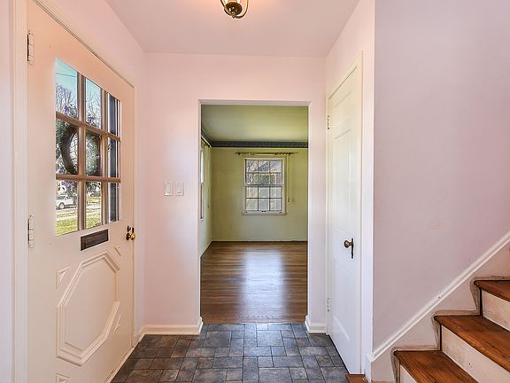4th image of 1412 Iroquois Pl