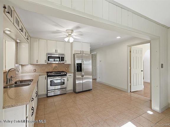 4th image of 307 Old Kingston Road