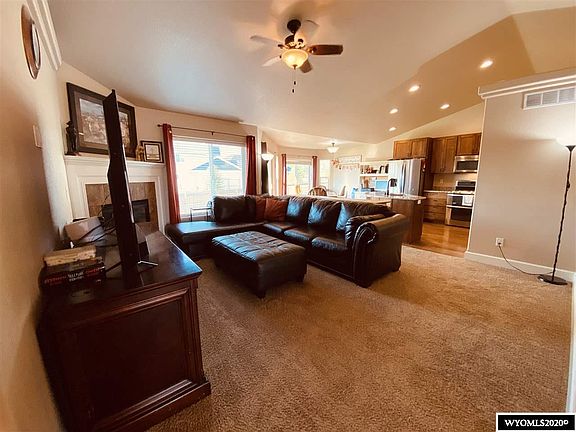 5th image of 857 N Shoshone Dr