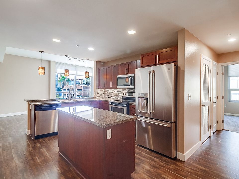 1st image of 253 10th Ave Unit 421