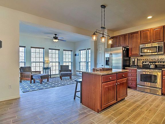 5th image of 21 Pier Point Dr