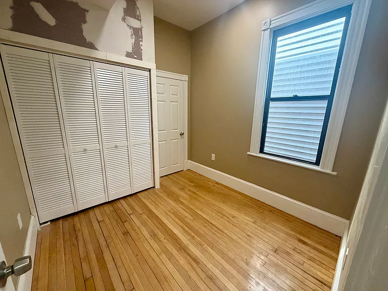 432 Meridian St #2B — Photo 15