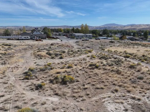 Elm St, Carlin, NV 89822