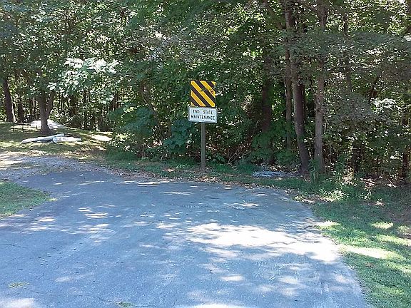 4th image of 1123 Hilltop Dr