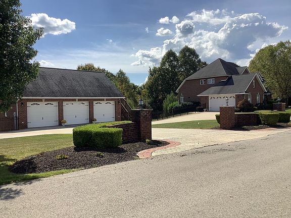 5th image of 104 Glenn Ct