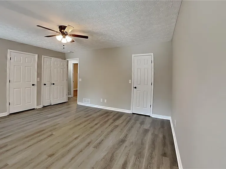 798 Brownlee Ln — Photo 7