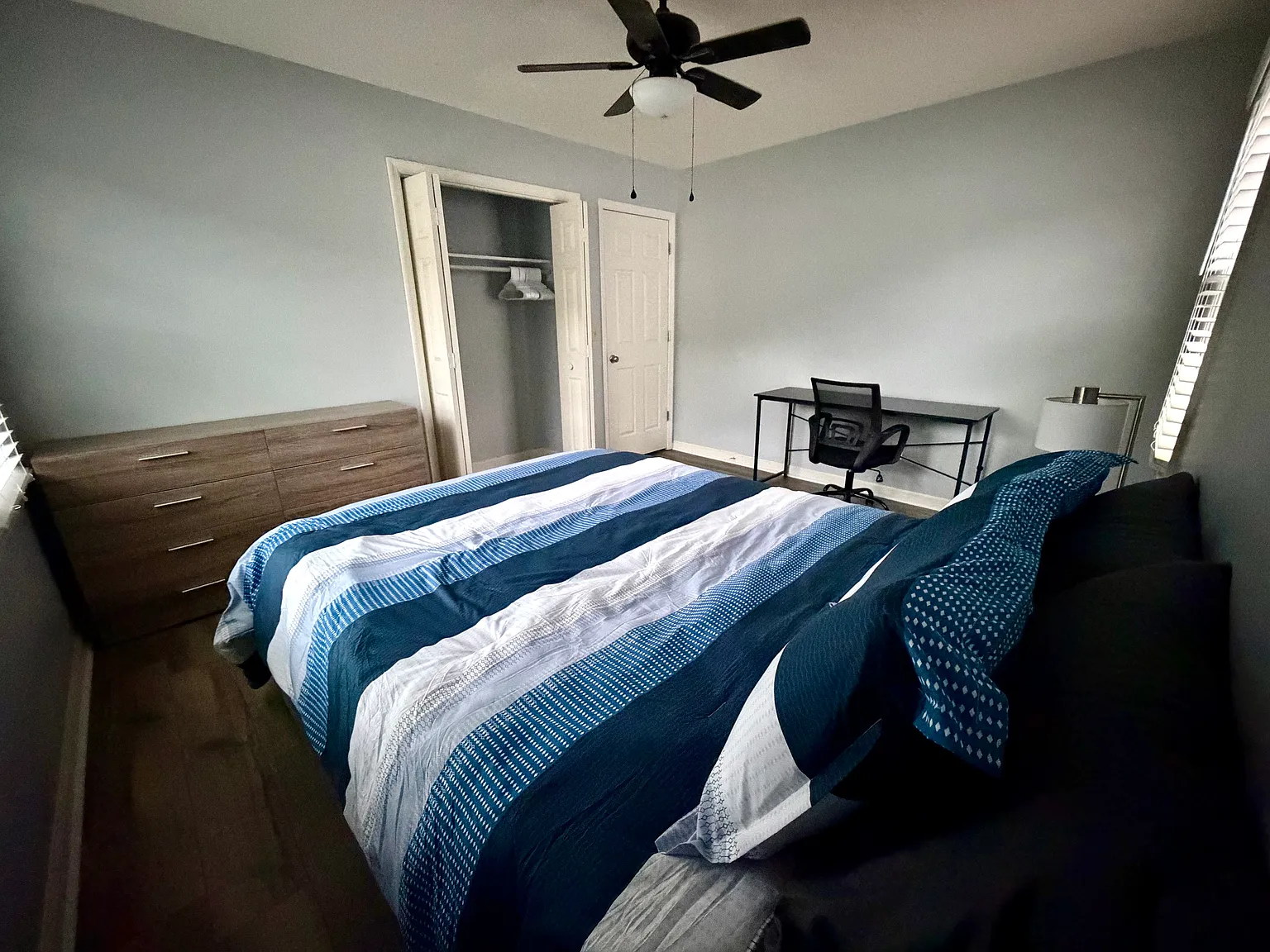 3 bed, 2.5 bath, 2434 sqft, $1,000 — Photo 2