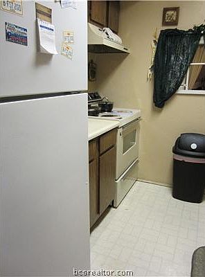 5th image of 2404 Blanco Dr