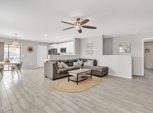 1145 E Silktassel Trl, San Tan Valley, AZ 85143