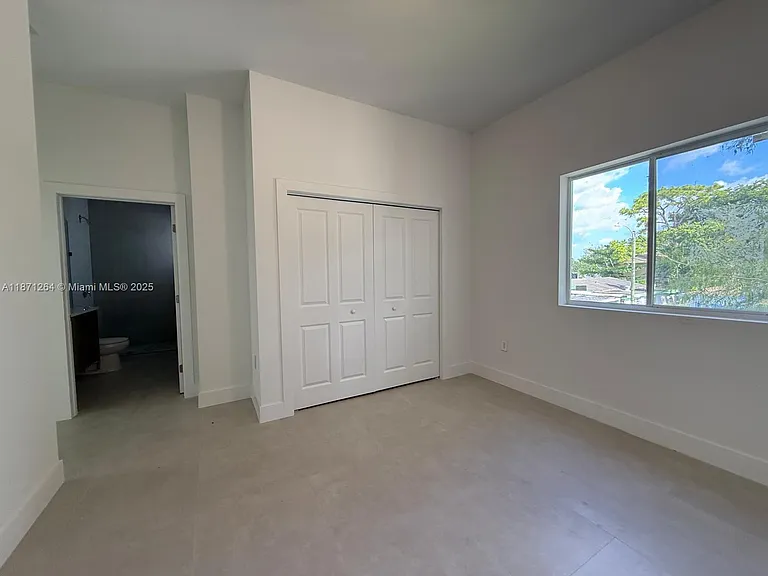 2788 NW 9th Pl — Photo 9