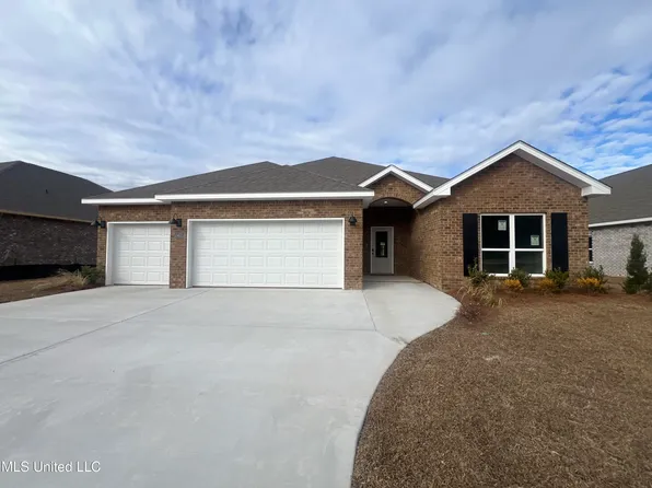 13452 Crane Dr, Ocean Springs, MS 39565