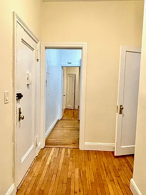 Rented by Compass | media 25