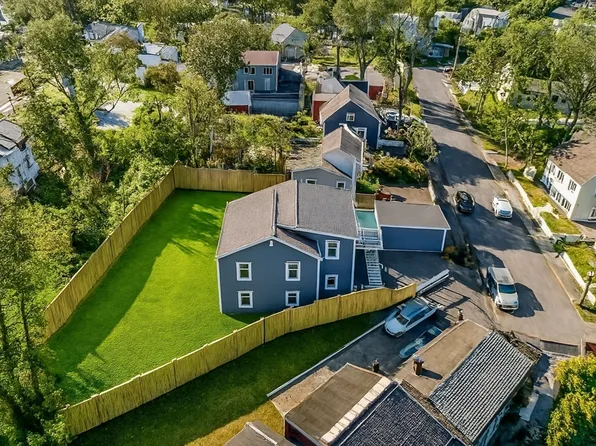 62 Circuit Rd, Medford, MA 02155