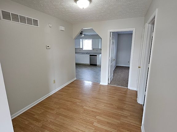 4th image of 238 Woodview Dr