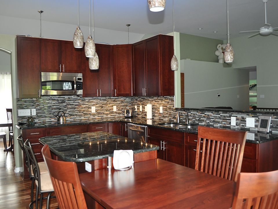 2nd image of 530 Cedar Lake Ct