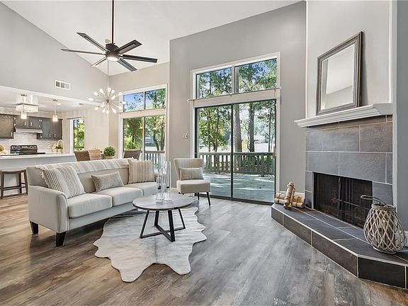 4th image of 640 Tete Lours Dr APT 32