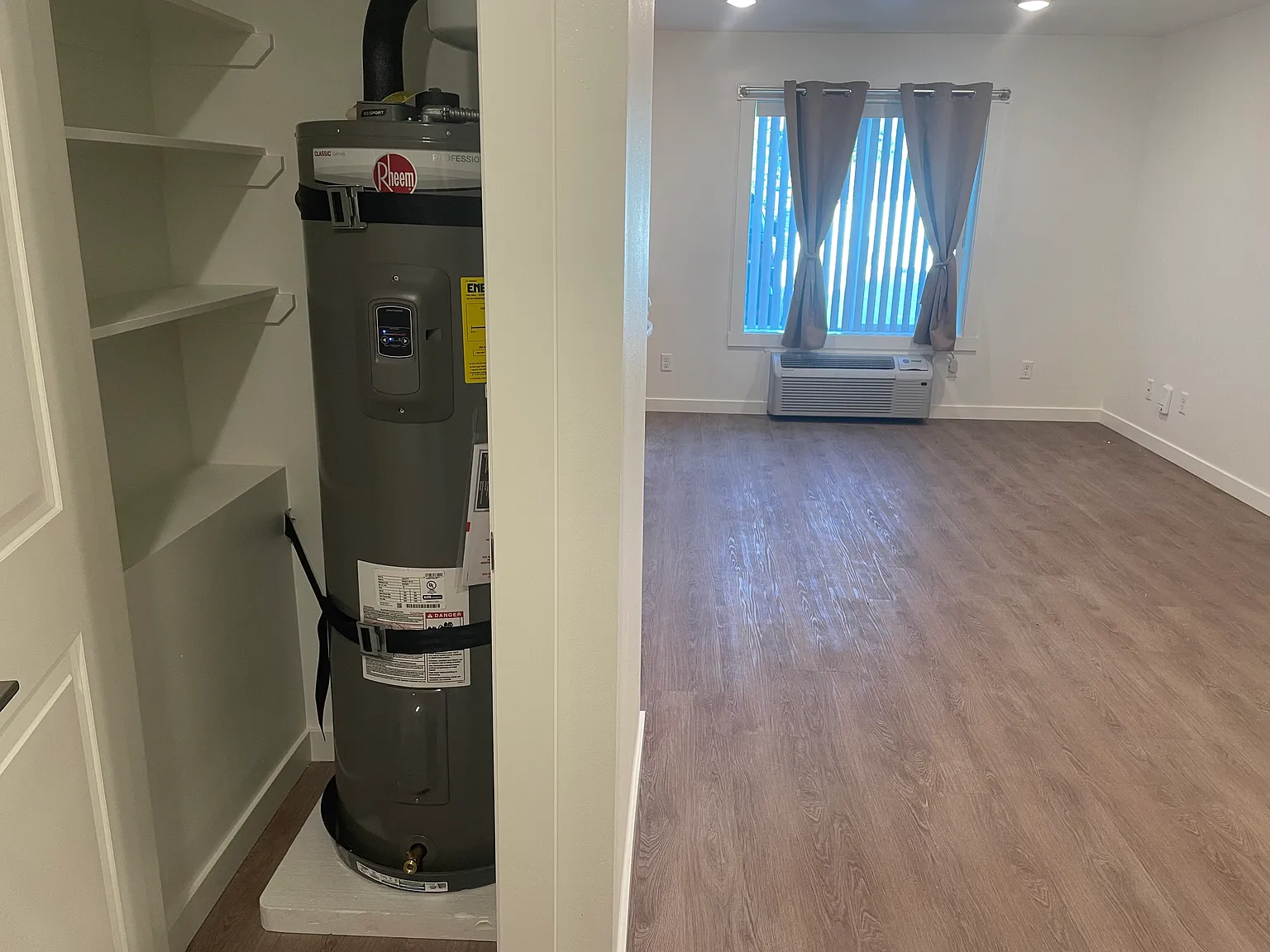 Studio, 390 sqft, $1,000 — Photo 2