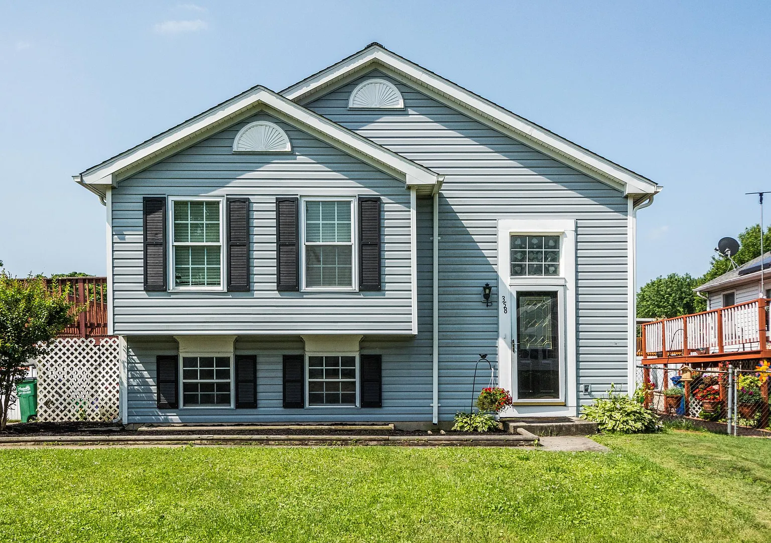 358 Stratford Ave photo 1