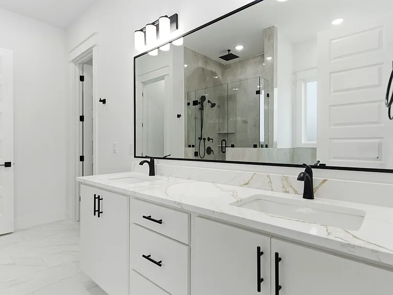 421 Hedge Dr — Photo 13