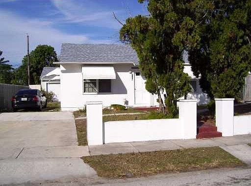 2nd image of 415 Kern St