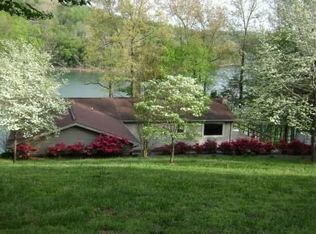 1228 Lakeside Dr, Jacksboro, TN 37757