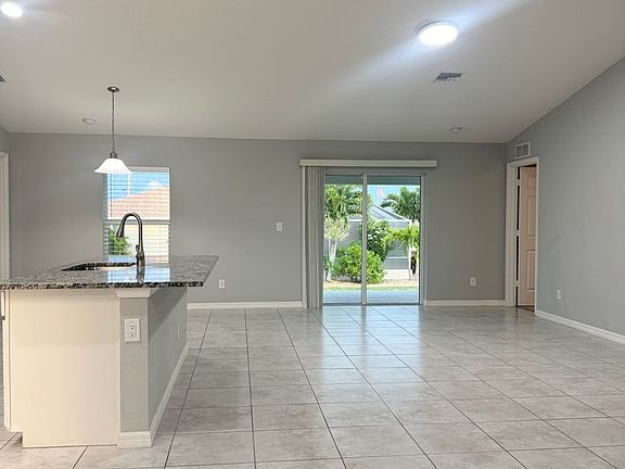 3rd image of 3803 NE 9th Pl