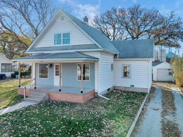 219 W Pack St, Moundridge, KS 67107