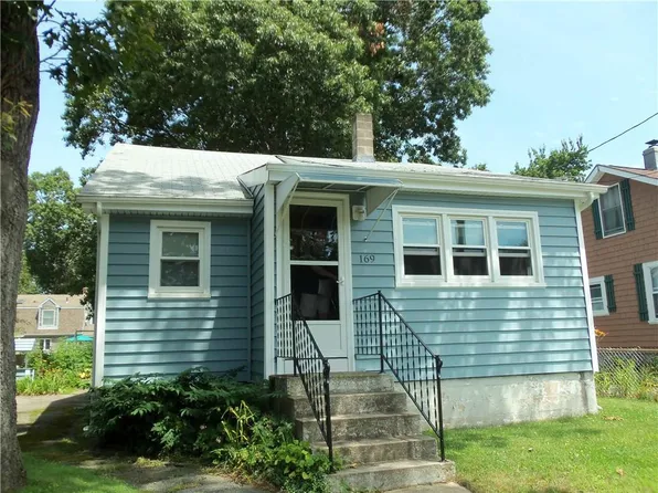 169 Coburn St, Warwick, RI 02889