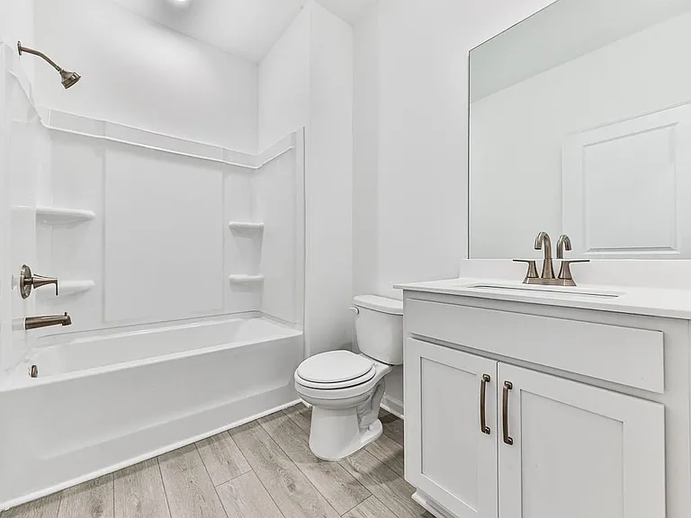 611 Elwick Ln — Photo 19