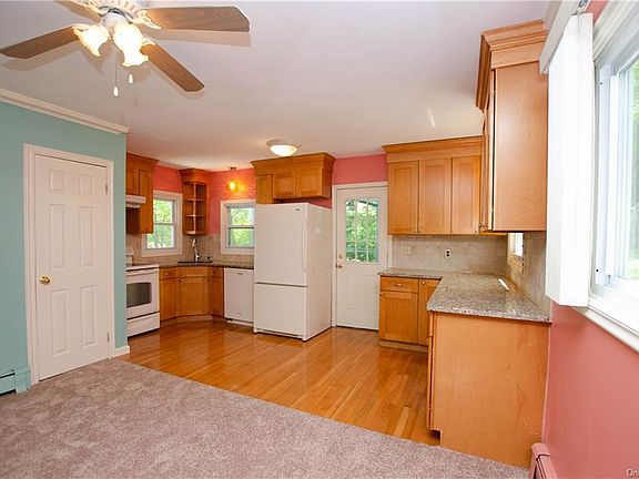 4th image of 3098 Maqua Pl