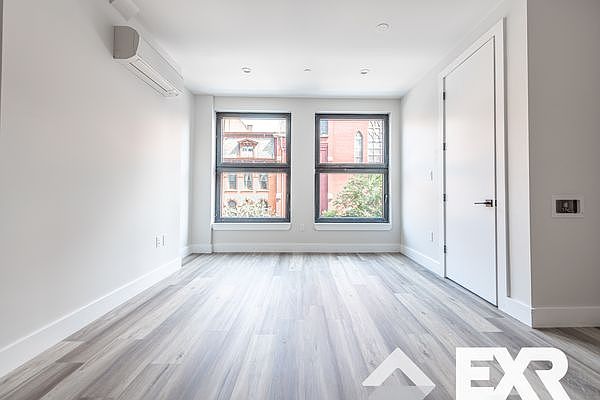 2nd image of 288 Willoughby Ave #1AA