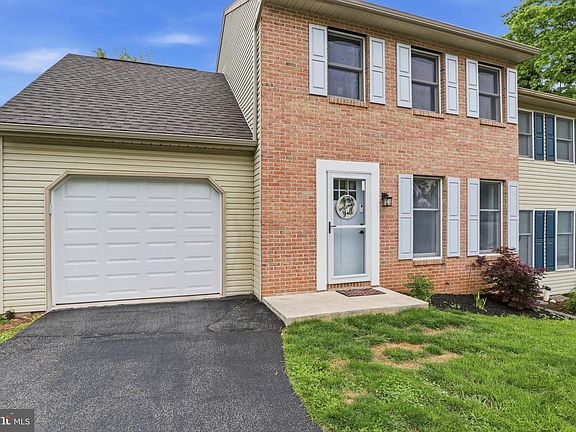 5th image of 115 Poplar St