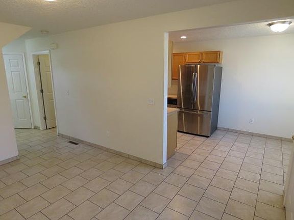 5th image of 2515 E Spruce St