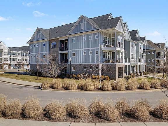 3rd image of 6000 Shadow Green Dr #201