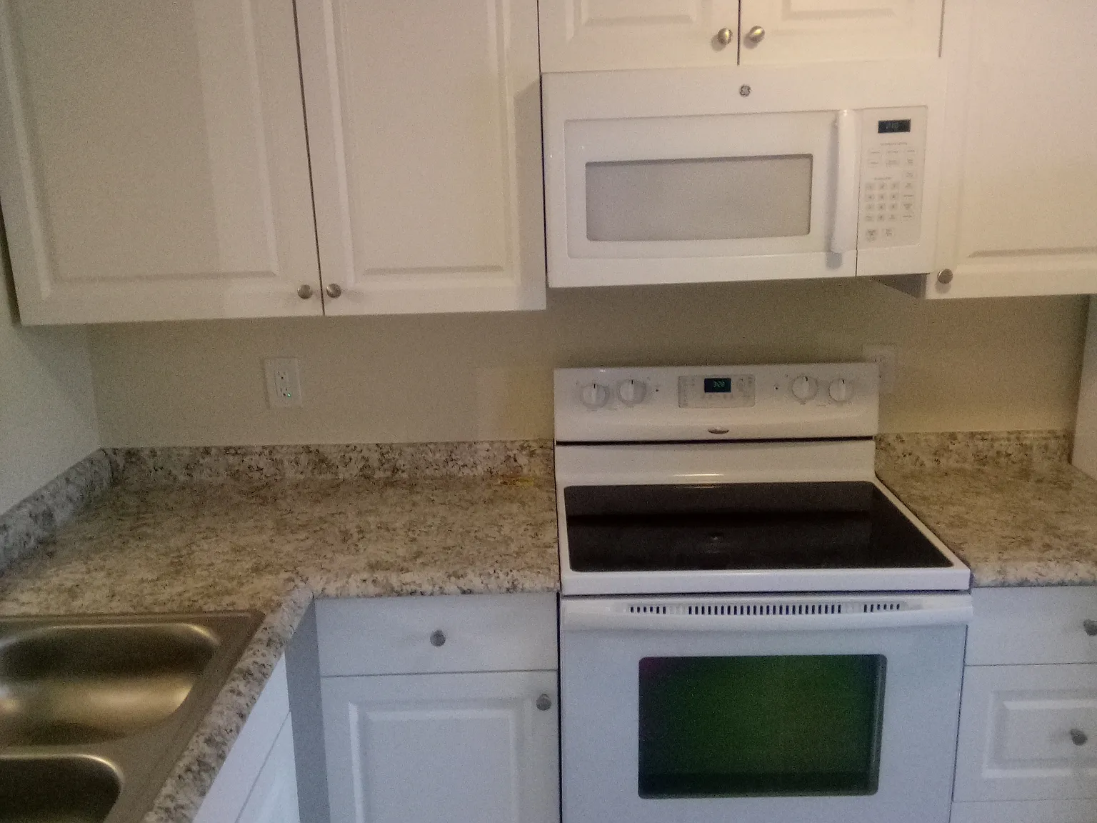 1 bed, 660 sqft, $975 — Photo 2