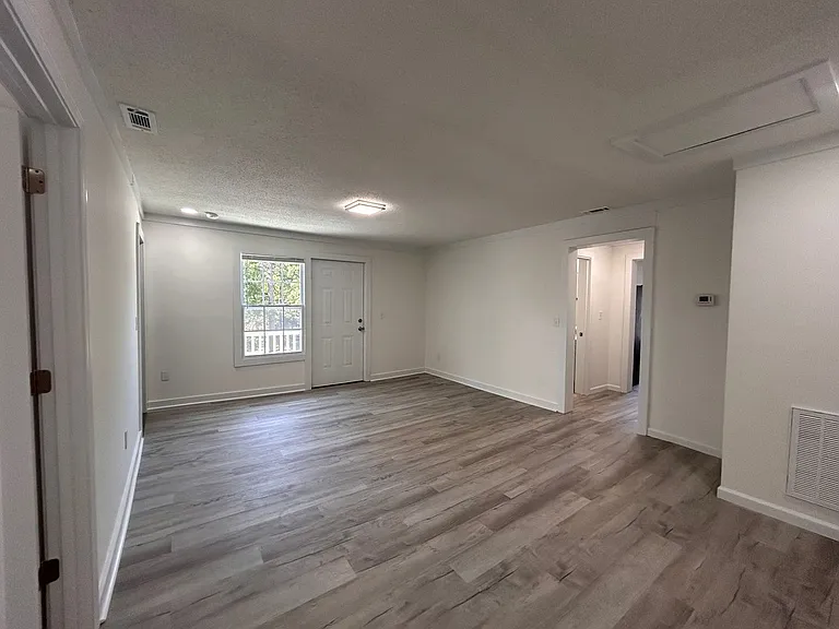 308 W Kivett St — Photo 8