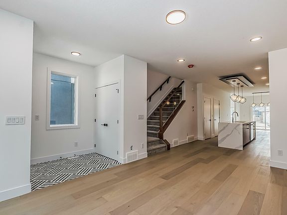 4th image of 13845 110a Ave